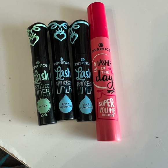 Essence Lash Princess Liner and Super Volume Mascara Bundle - Picture 1 of 3